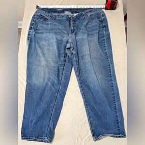 Time and Tru Women's Straight Jeans Blue Denim Medium Wash 5-Pocket Button Zip